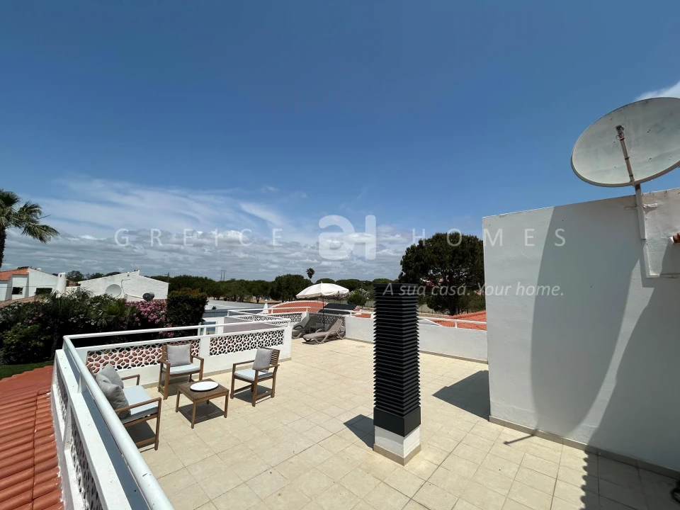 Moradia T7 para Venda em Almancil Foto 15