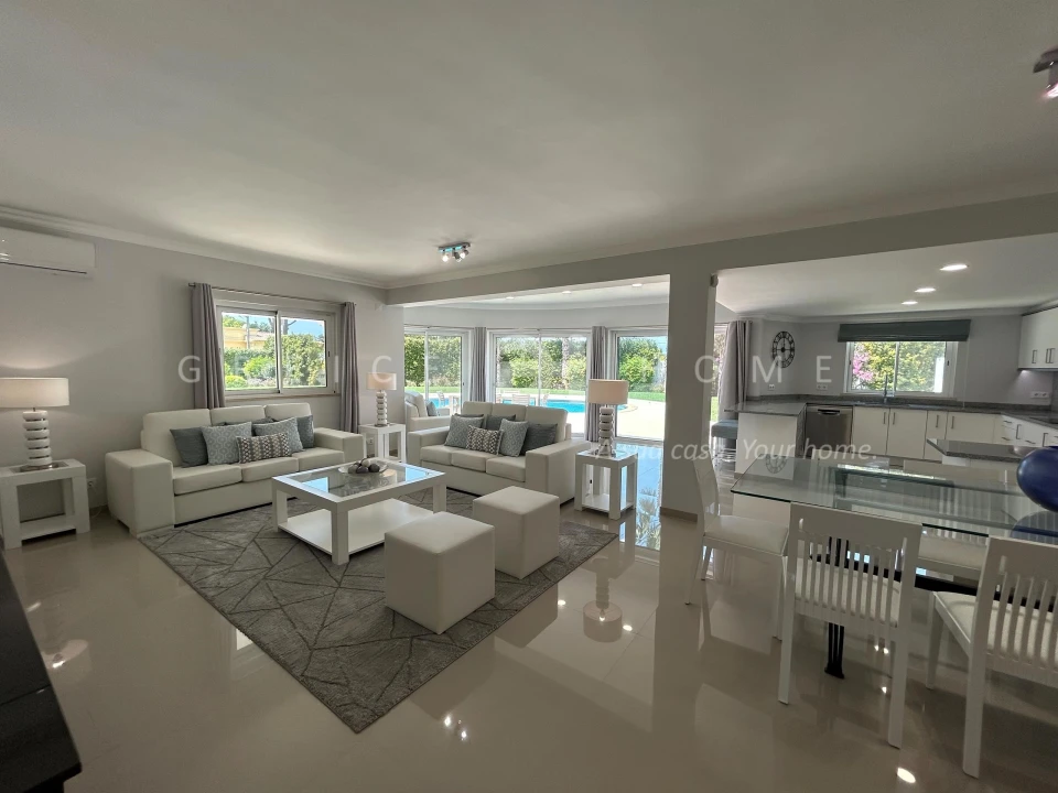 Moradia T7 para Venda em Almancil Foto 37