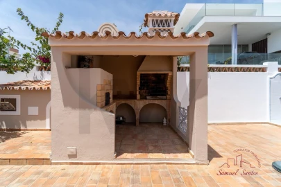 Moradia T5 para Venda em Loule (São Clemente)