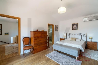 Moradia T5 para Venda em Loule (São Clemente)
