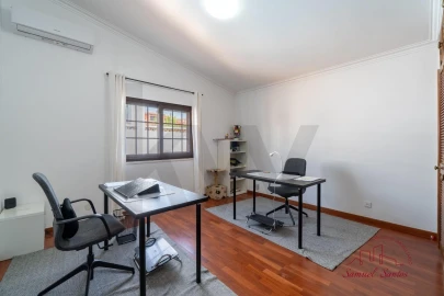 Moradia T5 para Venda em Loule (São Clemente)