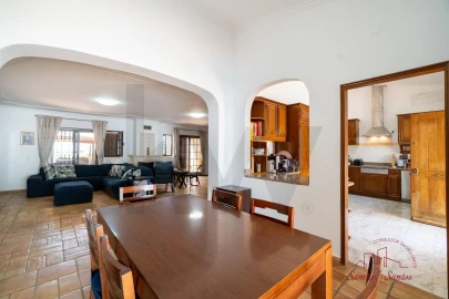 Moradia T5 para Venda em Loule (São Clemente)