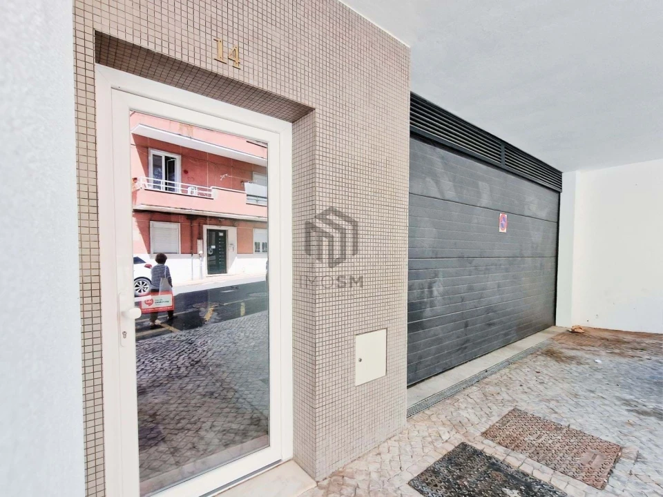 Apartamento T2 para Venda em Sacavém e Prior Velho Foto 3