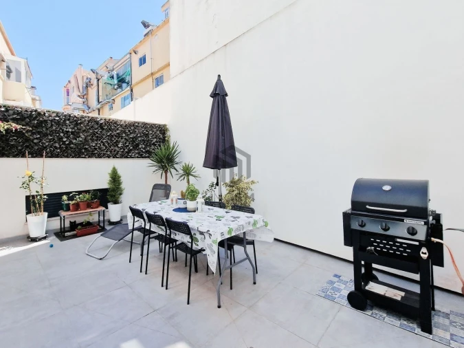 Apartamento T2 para Venda em Sacavém e Prior Velho Foto 8