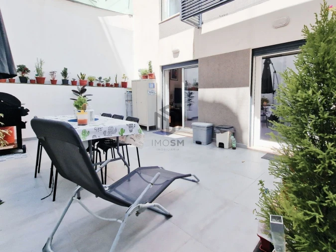 Apartamento T2 para Venda em Sacavém e Prior Velho Foto 9