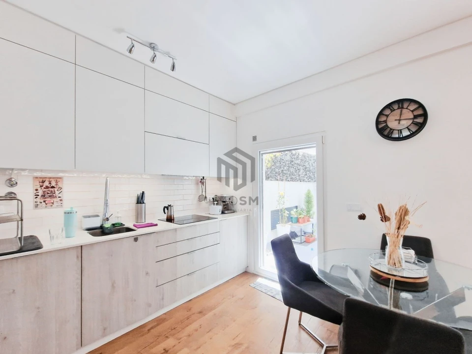 Apartamento T2 para Venda em Sacavém e Prior Velho Foto 10