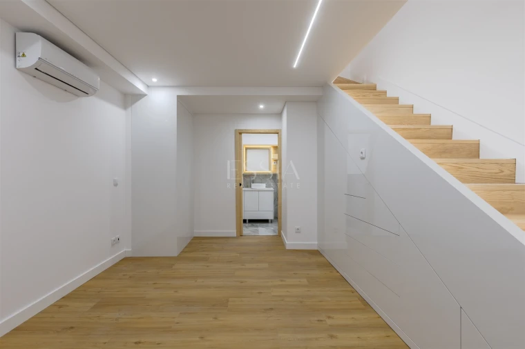 Apartamento T0 para Venda em Cedofeita, Santo Ildefonso, Sé, Miragaia, São Nicolau e Vitória Foto 4