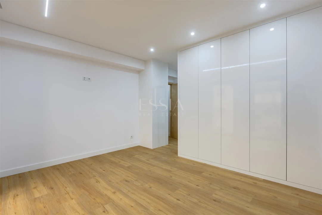 Apartamento T1 para Venda em Cedofeita, Santo Ildefonso, Sé, Miragaia, São Nicolau e Vitória Foto 13