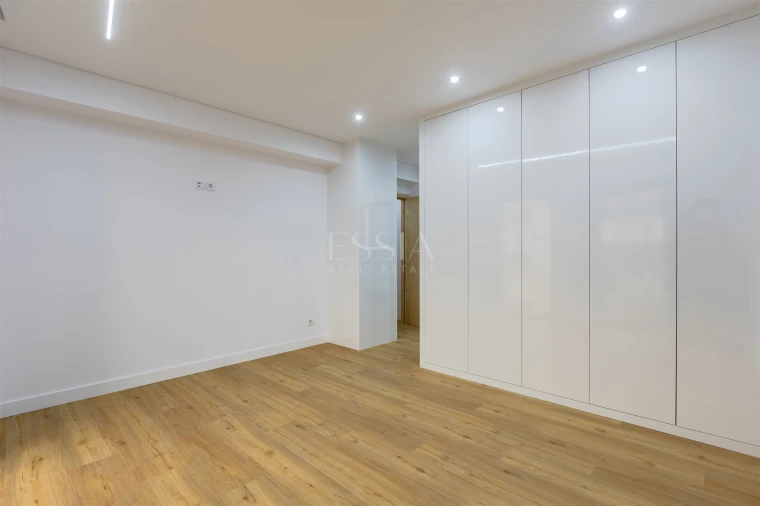 Apartamento T1 para Venda em Cedofeita, Santo Ildefonso, Sé, Miragaia, São Nicolau e Vitória Foto 13