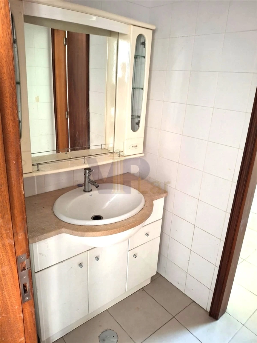 Loja para Arrendamento em Aguas Santas Foto 3