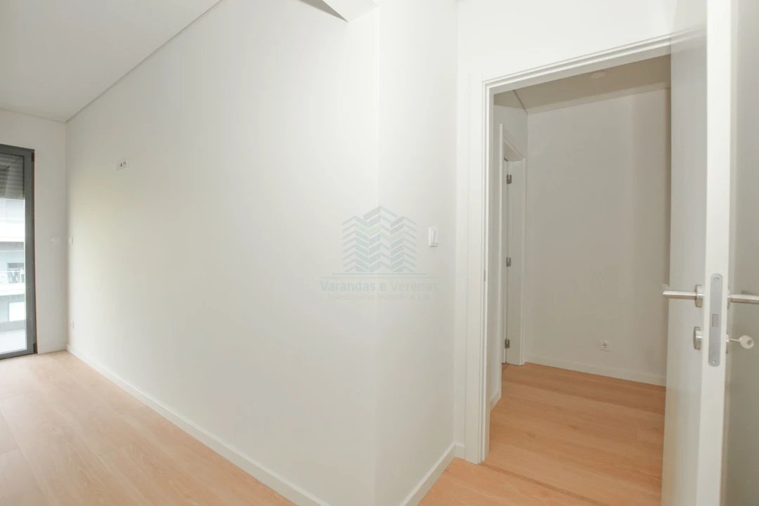 Apartamento T2 para Venda em Pontinha e Famões Foto 34