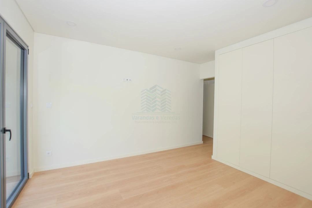 Apartamento T2 para Venda em Pontinha e Famões Foto 36