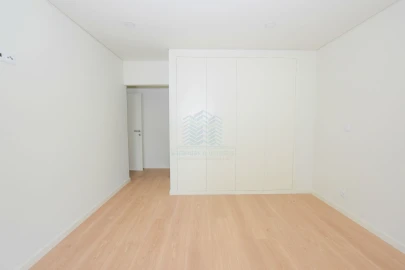 Apartamento T2 para Venda em Pontinha e Famões