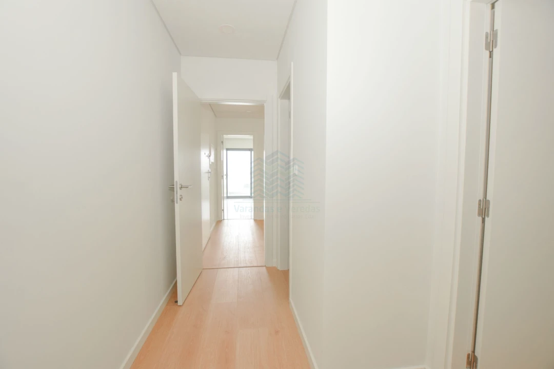 Apartamento T2 para Venda em Pontinha e Famões Foto 33