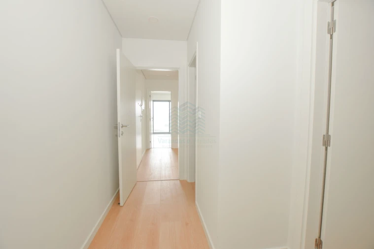 Apartamento T2 para Venda em Pontinha e Famões Foto 33