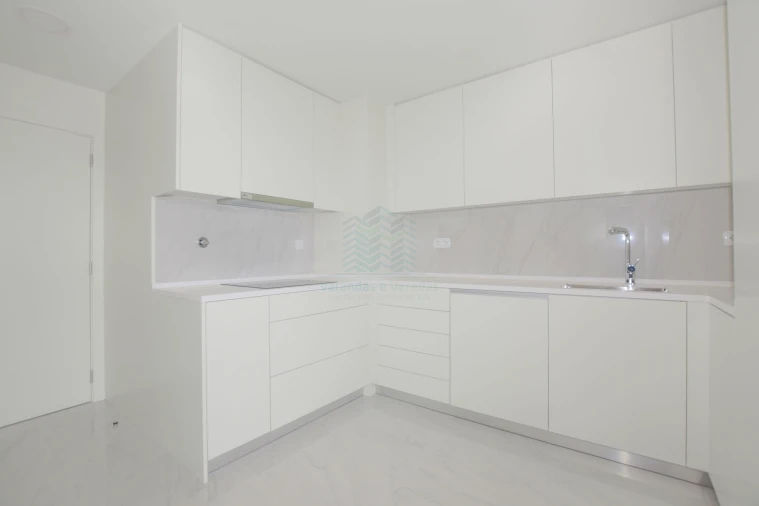Apartamento T2 para Venda em Pontinha e Famões Foto 8