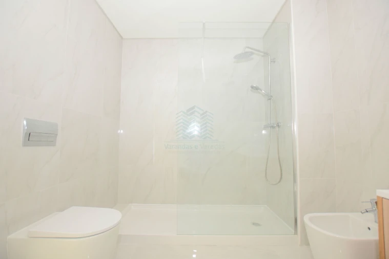 Apartamento T2 para Venda em Pontinha e Famões Foto 42