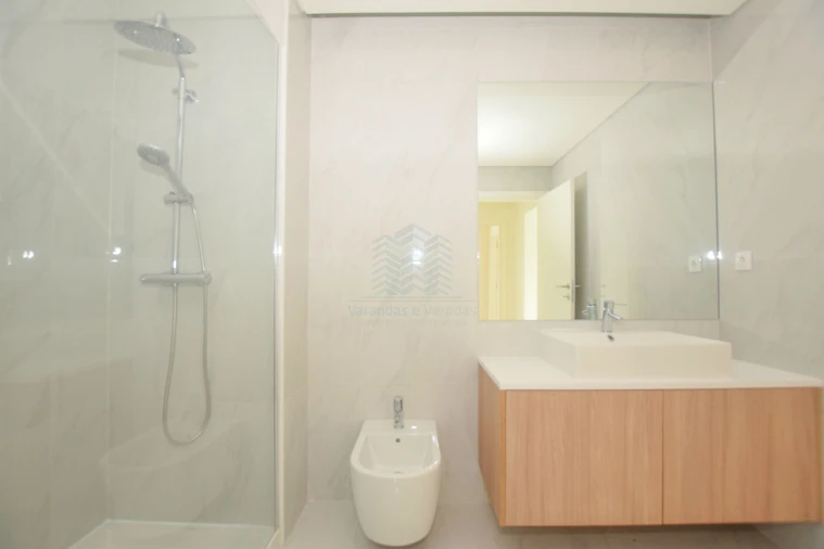 Apartamento T2 para Venda em Pontinha e Famões Foto 45