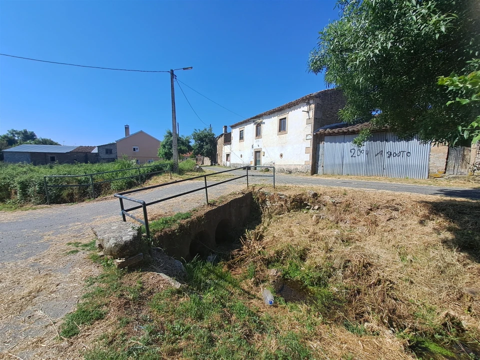 Moradia T3 para Venda em Vilar Seco Foto 43