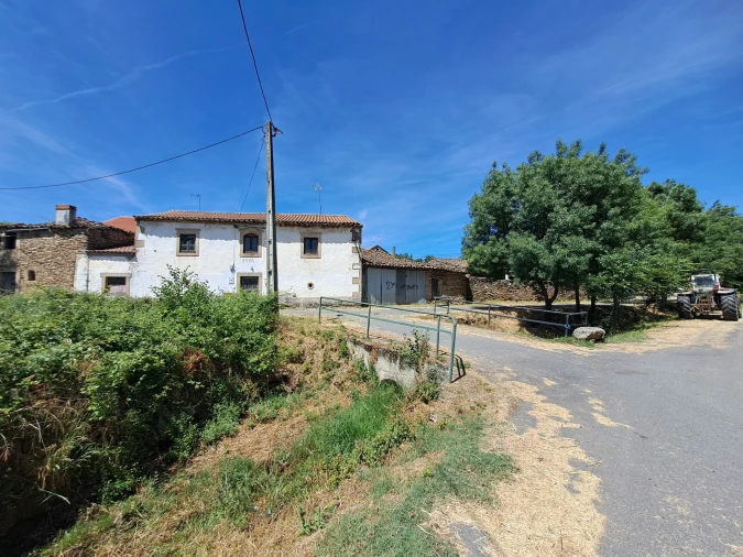 Moradia T3 para Venda em Vilar Seco Foto 6