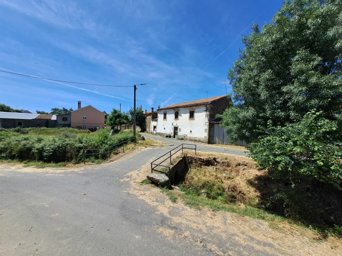 Moradia T3 para Venda em Vilar Seco Foto 5