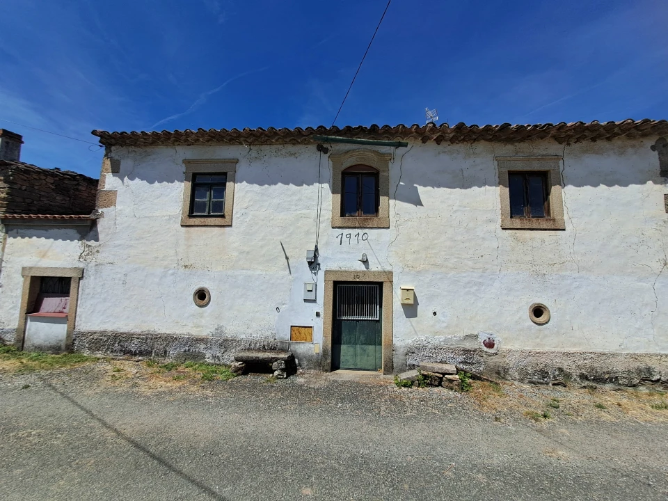 Moradia T3 para Venda em Vilar Seco Foto 2