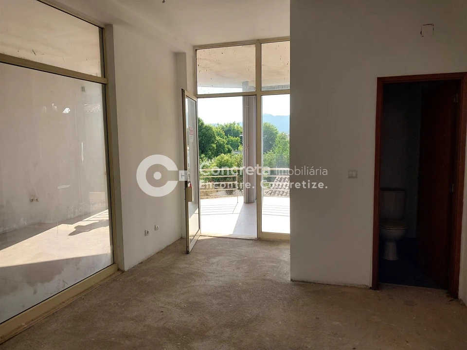 Loja para Venda em Barcelos, V.Boa, V.Frescainha Foto 3