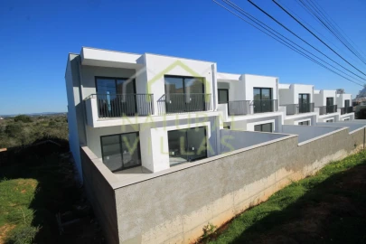 Moradia T3 para Venda em Armação de Pera