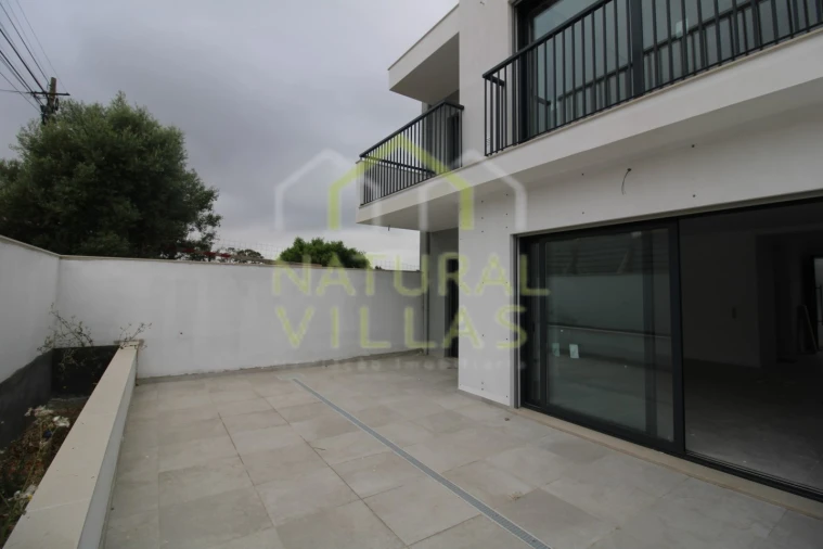 Moradia T3 para Venda em Armação de Pera Foto 3