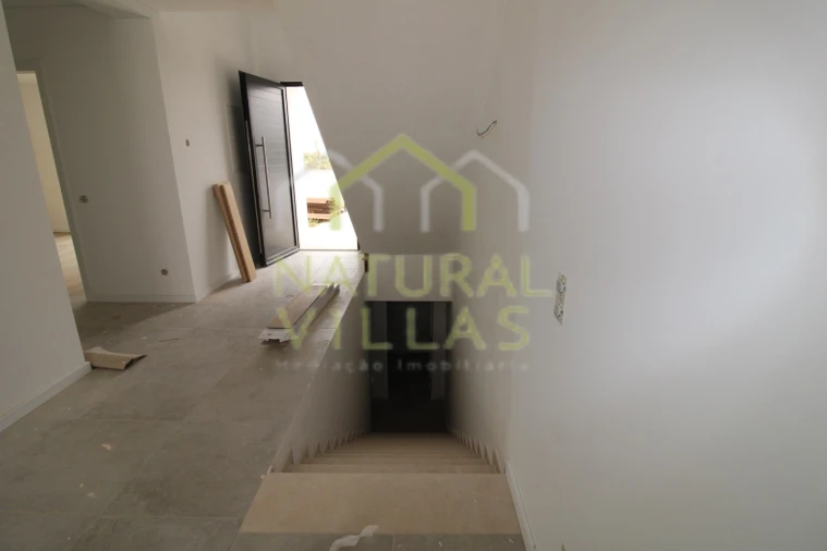 Moradia T3 para Venda em Armação de Pera Foto 13