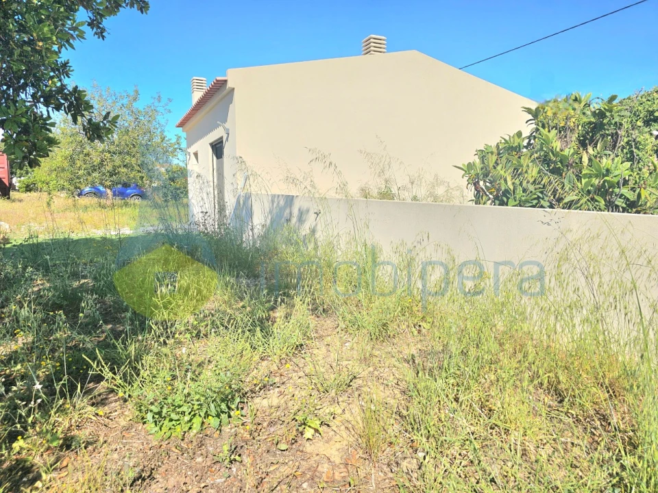 Moradia T1 para Venda em Armação de Pera Foto 3