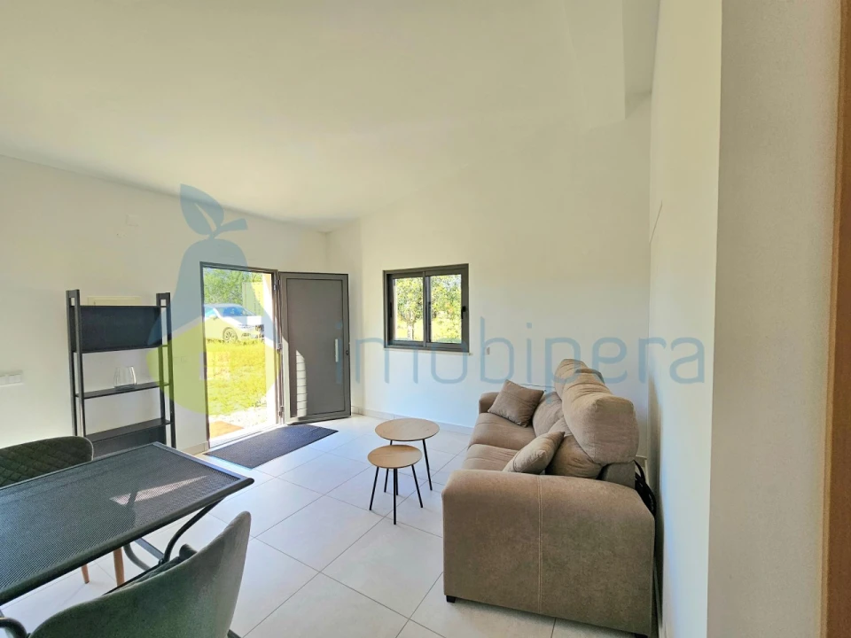 Moradia T1 para Venda em Armação de Pera Foto 11