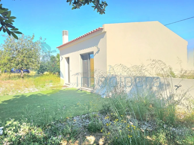 Moradia T1 para Venda em Armação de Pera Foto 1