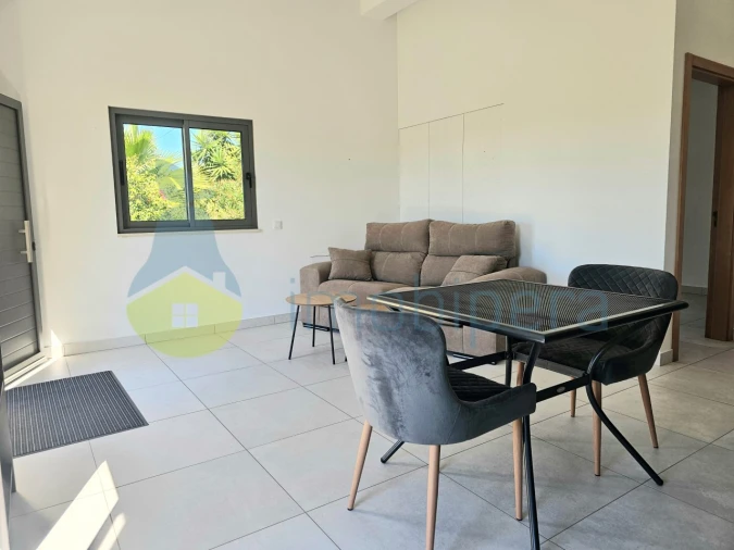 Moradia T1 para Venda em Armação de Pera Foto 9