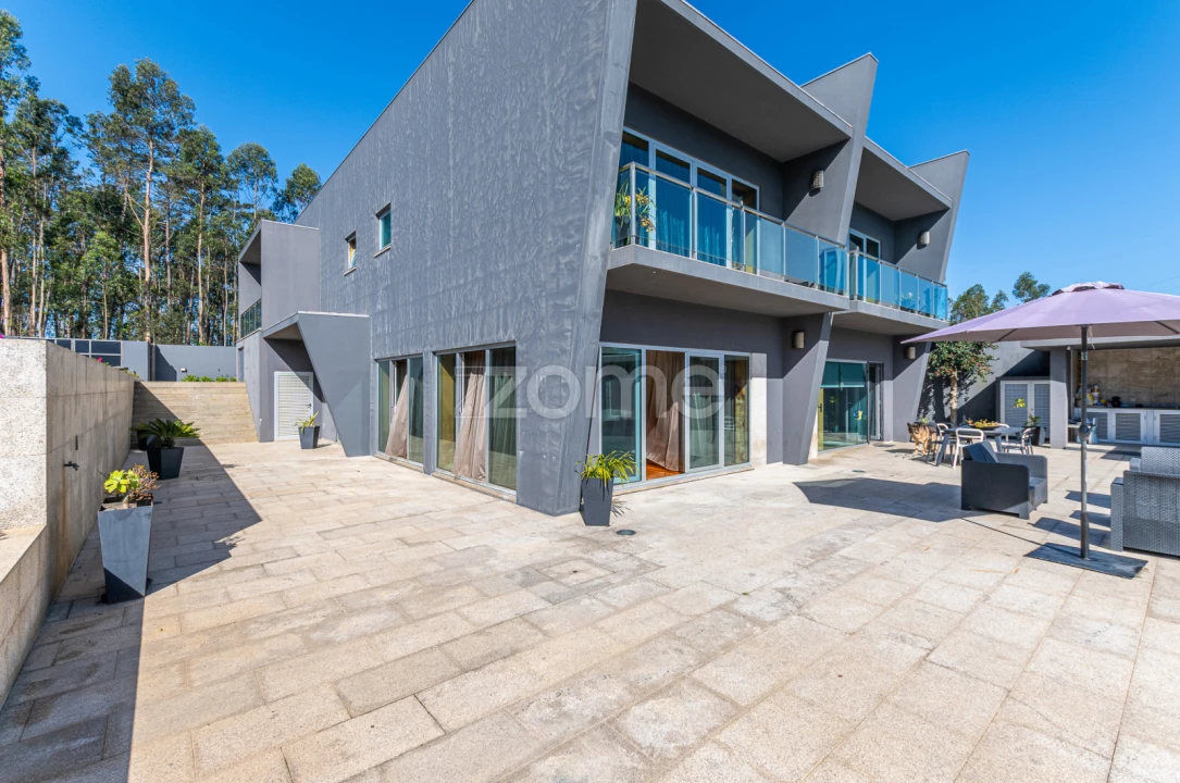 Moradia T4 para Venda em Junqueira Foto 5