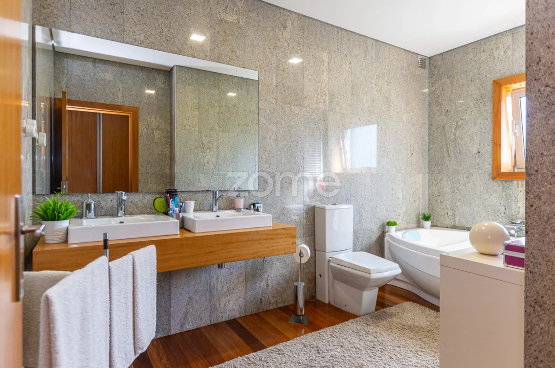 Moradia T4 para Venda em Junqueira Foto 51