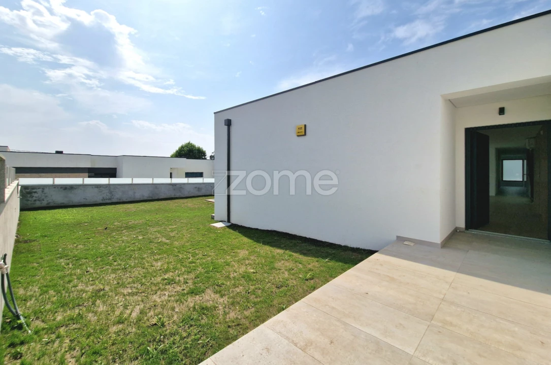 Moradia T3 para Venda em Merelim (São Paio), Panoias e Parada de Tibães Foto 7