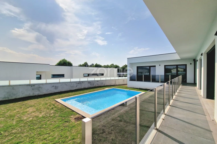 Moradia T3 para Venda em Merelim (São Paio), Panoias e Parada de Tibães Foto 15