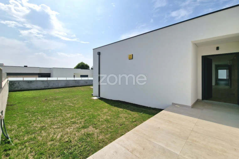 Moradia T3 para Venda em Merelim (São Paio), Panoias e Parada de Tibães Foto 7