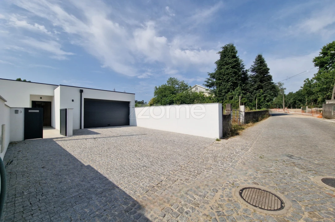 Moradia T3 para Venda em Merelim (São Paio), Panoias e Parada de Tibães Foto 5