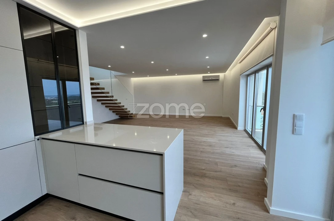 Apartamento T4 para Venda em Ranhados Foto 4