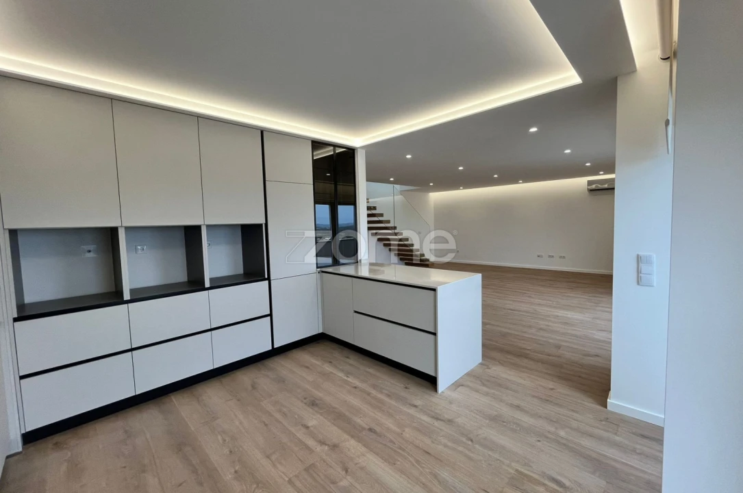 Apartamento T4 para Venda em Ranhados Foto 5