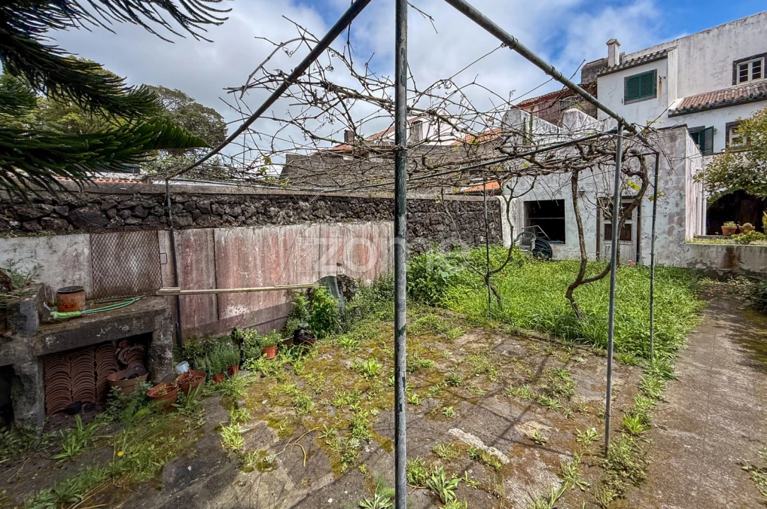 Moradia T7 para Venda em Ponta Delgada (São Sebastião) Foto 37