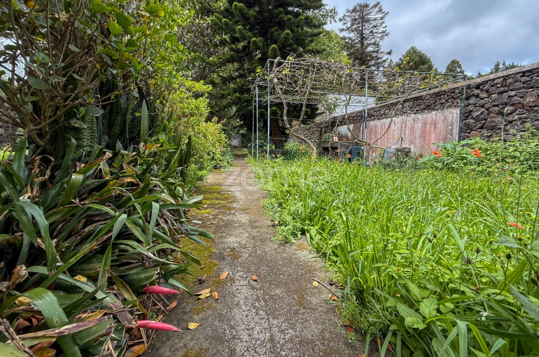 Moradia T7 para Venda em Ponta Delgada (São Sebastião) Foto 40