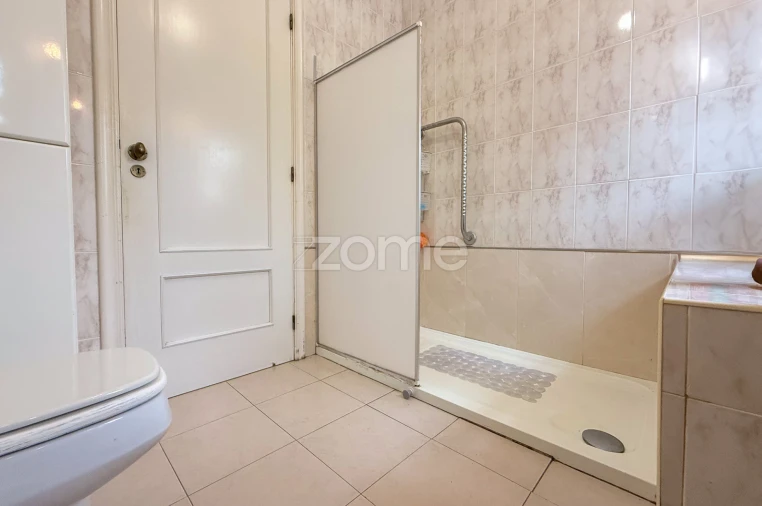 Moradia T7 para Venda em Ponta Delgada (São Sebastião) Foto 14