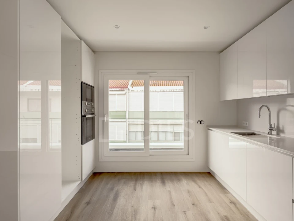 Apartamento T4 para Venda em Almada, Cova da Piedade, Pragal e Cacilhas Foto 8