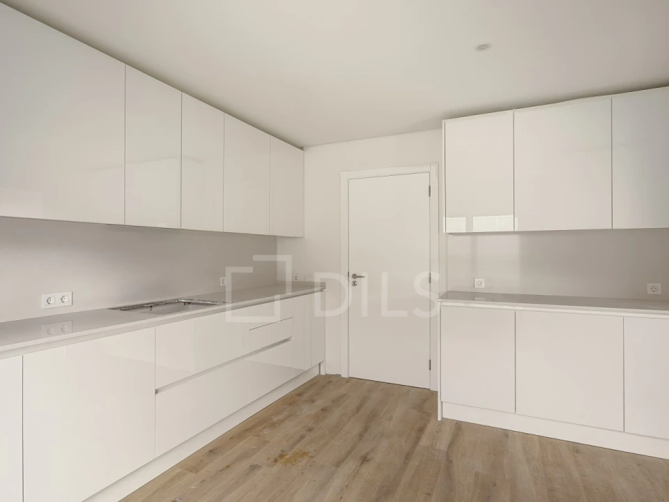 Apartamento T4 para Venda em Almada, Cova da Piedade, Pragal e Cacilhas Foto 9