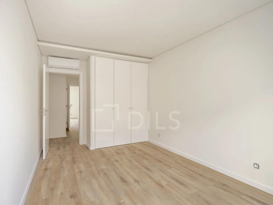 Apartamento T4 para Venda em Almada, Cova da Piedade, Pragal e Cacilhas Foto 13