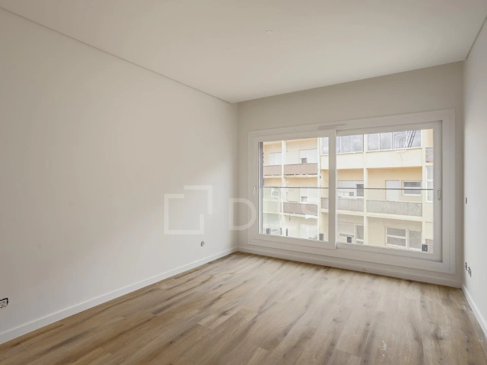 Apartamento T4 para Venda em Almada, Cova da Piedade, Pragal e Cacilhas Foto 23