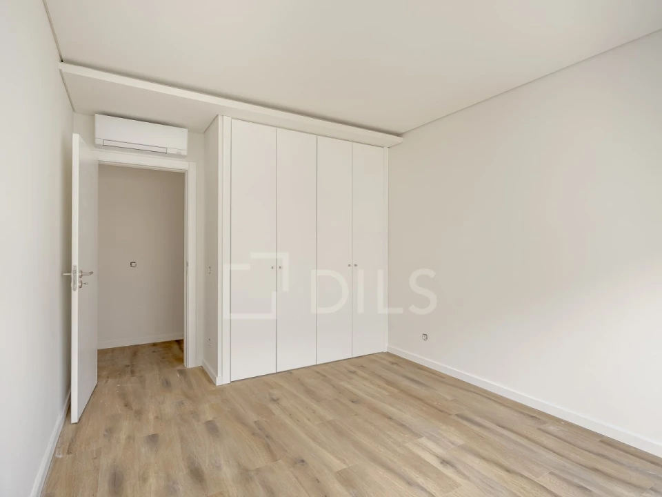 Apartamento T4 para Venda em Almada, Cova da Piedade, Pragal e Cacilhas Foto 24